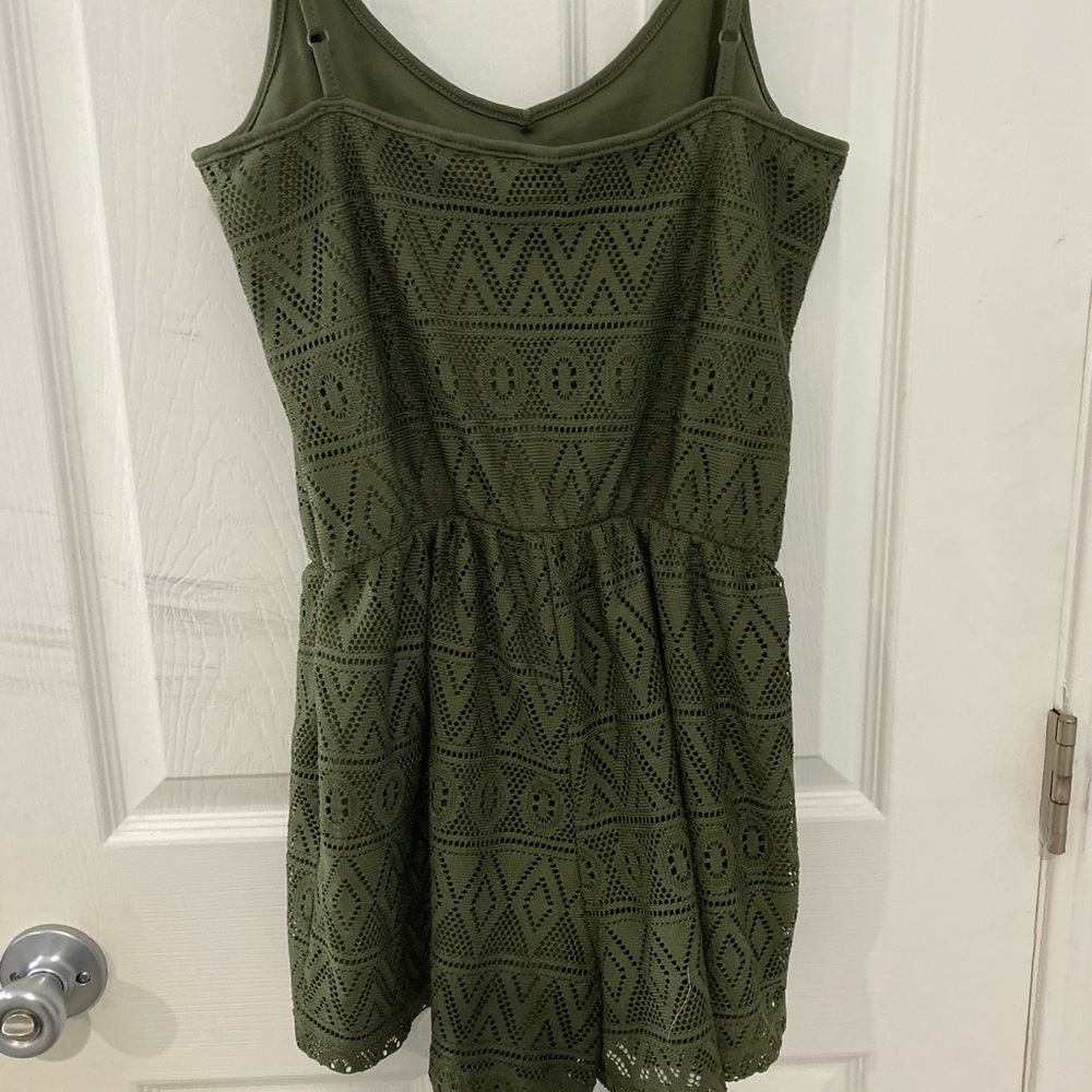 Short romper - Picture 2 of 3